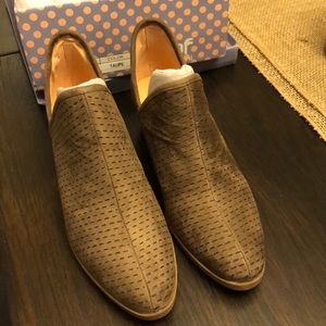 Betani booties size 9, runs small